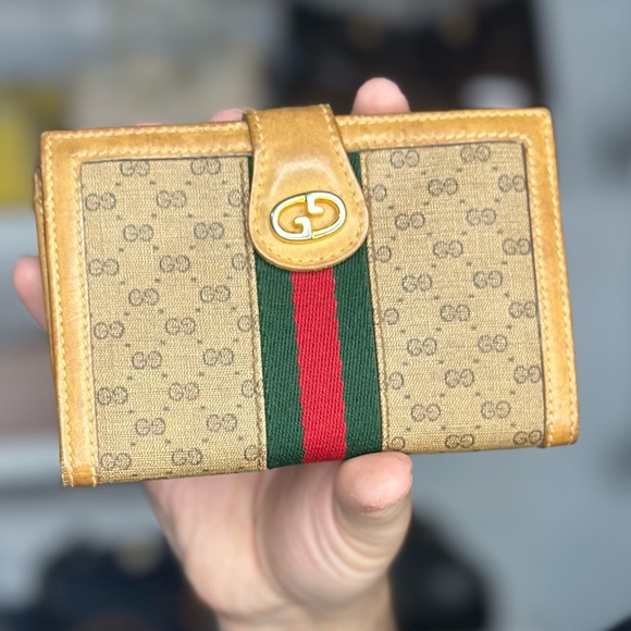 Gucci Handbags - Gucci Micro GG Rare Kisslock Compact Wallet